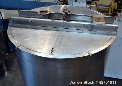 Used Groen Tank, 2000 Gallon, Model 2000 SP, 304 Stainless Steel, Vertical. 84" Diameter x 90" straight side. Open top with (2) 1/3 hinged covers, coned bottom. Bolt on stainless steel agitator bridg...