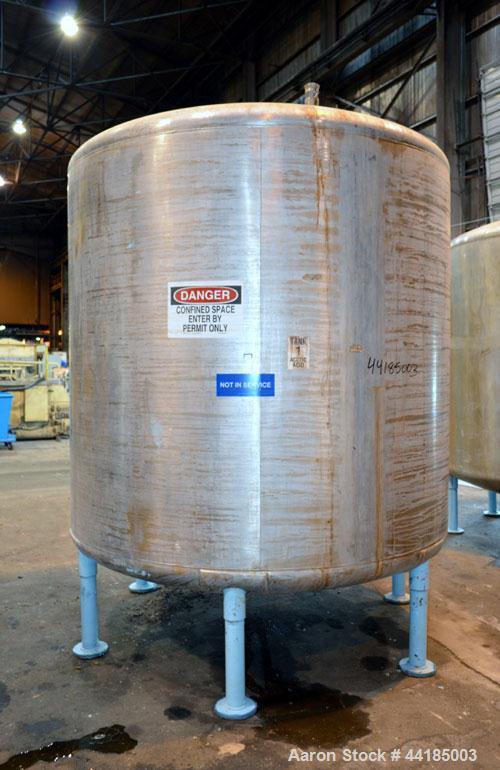 Used Groen Tank, 2500 Gallons, 304 Stainless Steel, Vertical. 90” Diameter x 78” straight side, dished top and bottom. Openings top (2) 1-5/8” threaded, 2-1/2” threaded, 15-3/4” man way, no cover. 2”...