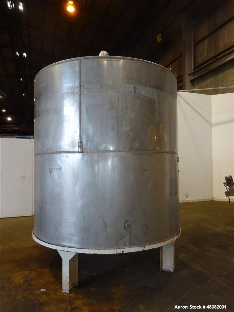 Used Hicks Inc. Tank, 3,000 Gallon, 304 Stainless Steel, Vertical.