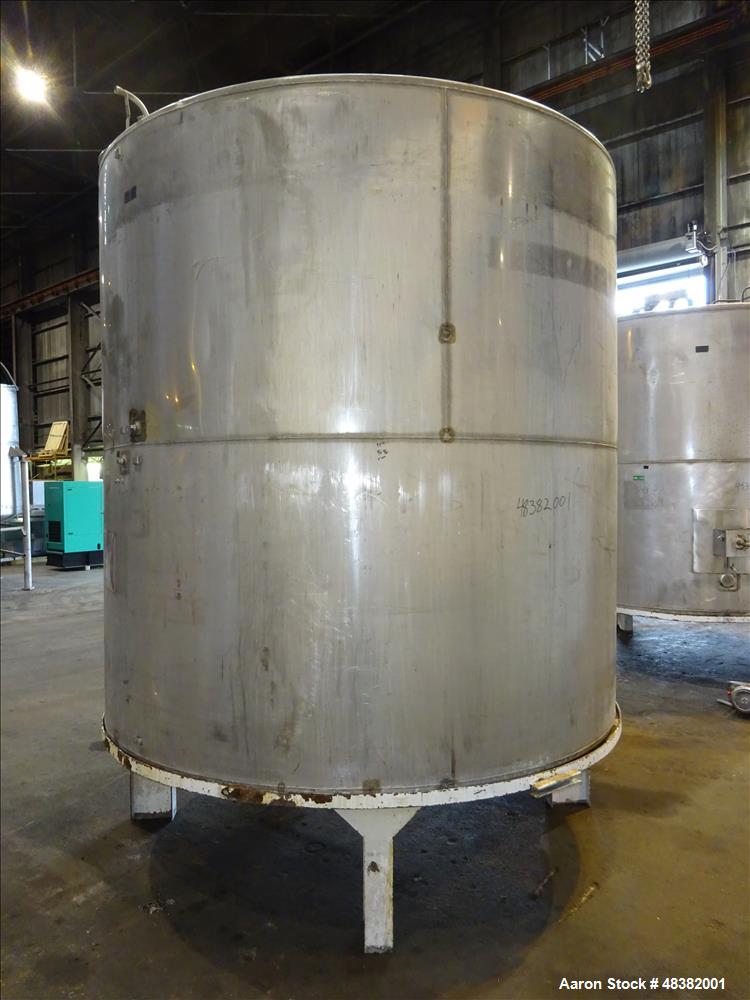 Used- Hicks Inc. Tank, 3,000 Gallon, 304 Stainless Steel, Vertical.