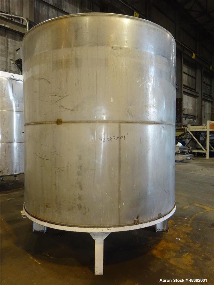 Used Hicks Inc. Tank, 3,000 Gallon, 304 Stainless Steel, Vertical.