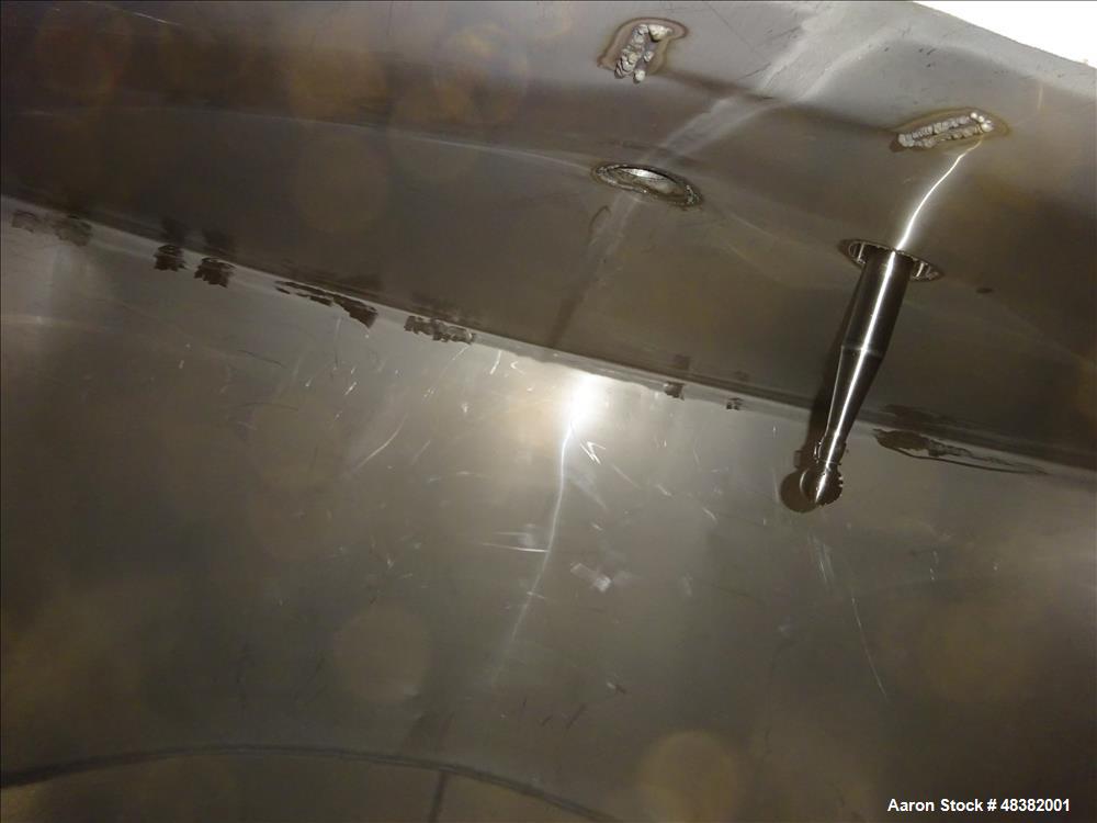 Used Hicks Inc. Tank, 3,000 Gallon, 304 Stainless Steel, Vertical.