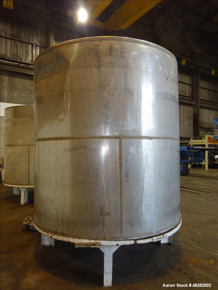 Used Hicks Inc. Tank, 3,000 Gallon, 304 Stainless Steel, Vertical.