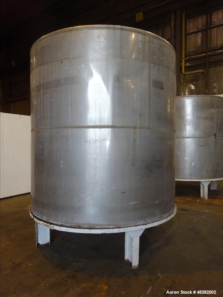 Used Hicks Inc. Tank, 3,000 Gallon, 304 Stainless Steel, Vertical.