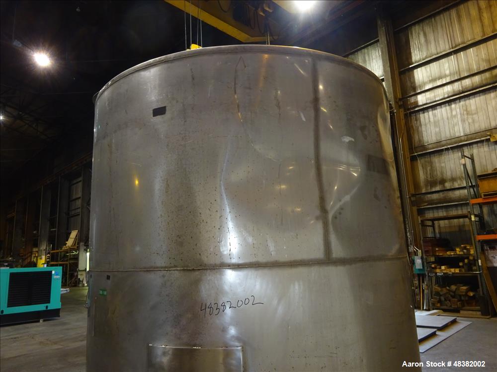 Used Hicks Inc. Tank, 3,000 Gallon, 304 Stainless Steel, Vertical.