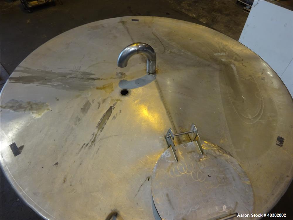 Used Hicks Inc. Tank, 3,000 Gallon, 304 Stainless Steel, Vertical.