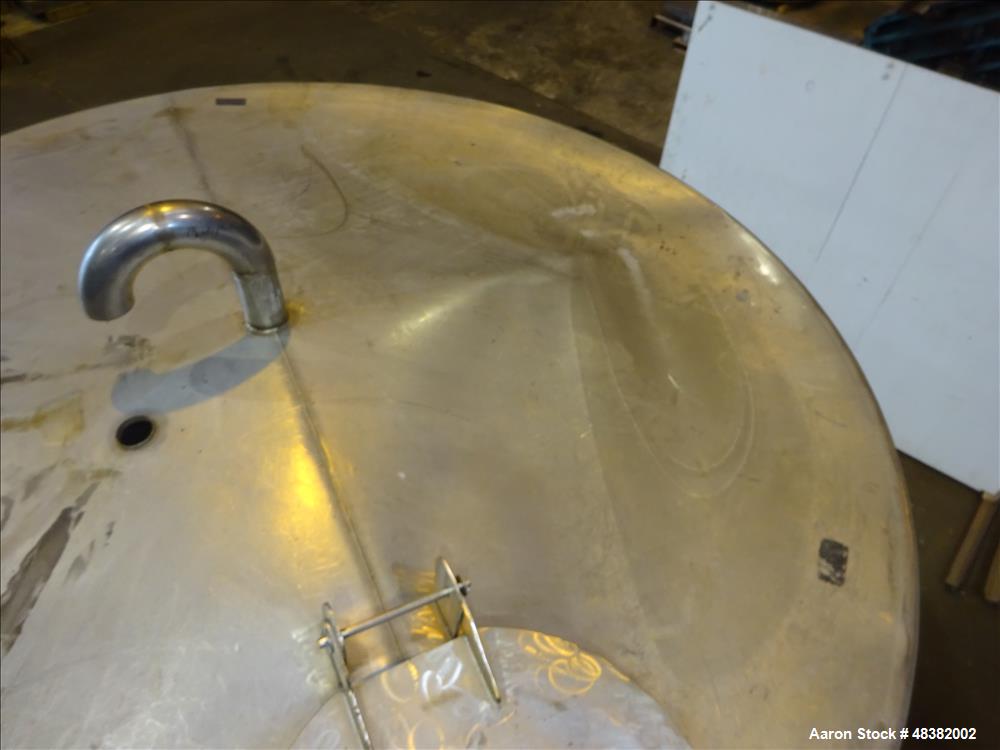 Used Hicks Inc. Tank, 3,000 Gallon, 304 Stainless Steel, Vertical.