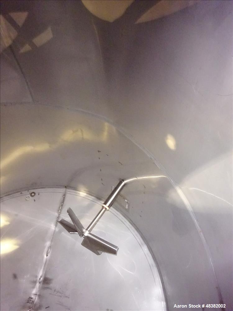 Used Hicks Inc. Tank, 3,000 Gallon, 304 Stainless Steel, Vertical.