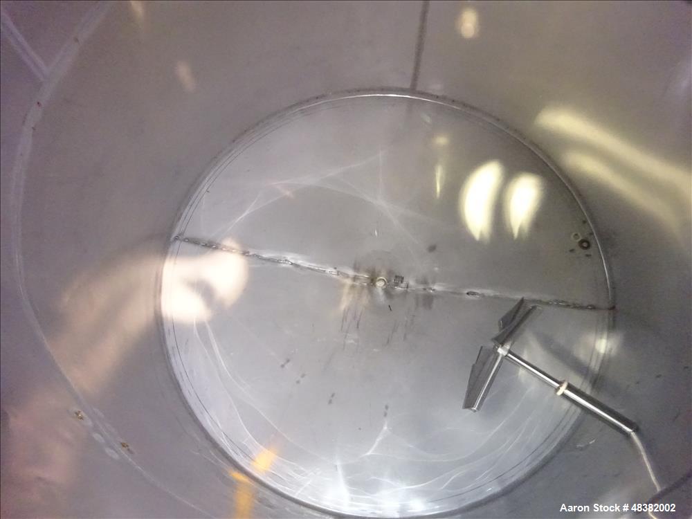 Used Hicks Inc. Tank, 3,000 Gallon, 304 Stainless Steel, Vertical.