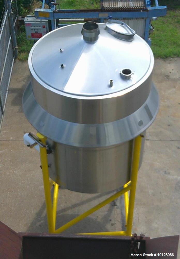 Used 1,900 Gallon JV Northwest Stainless Steel Jacketed Tank with 3 HP Agitator – 45 PSI, UM Stamped