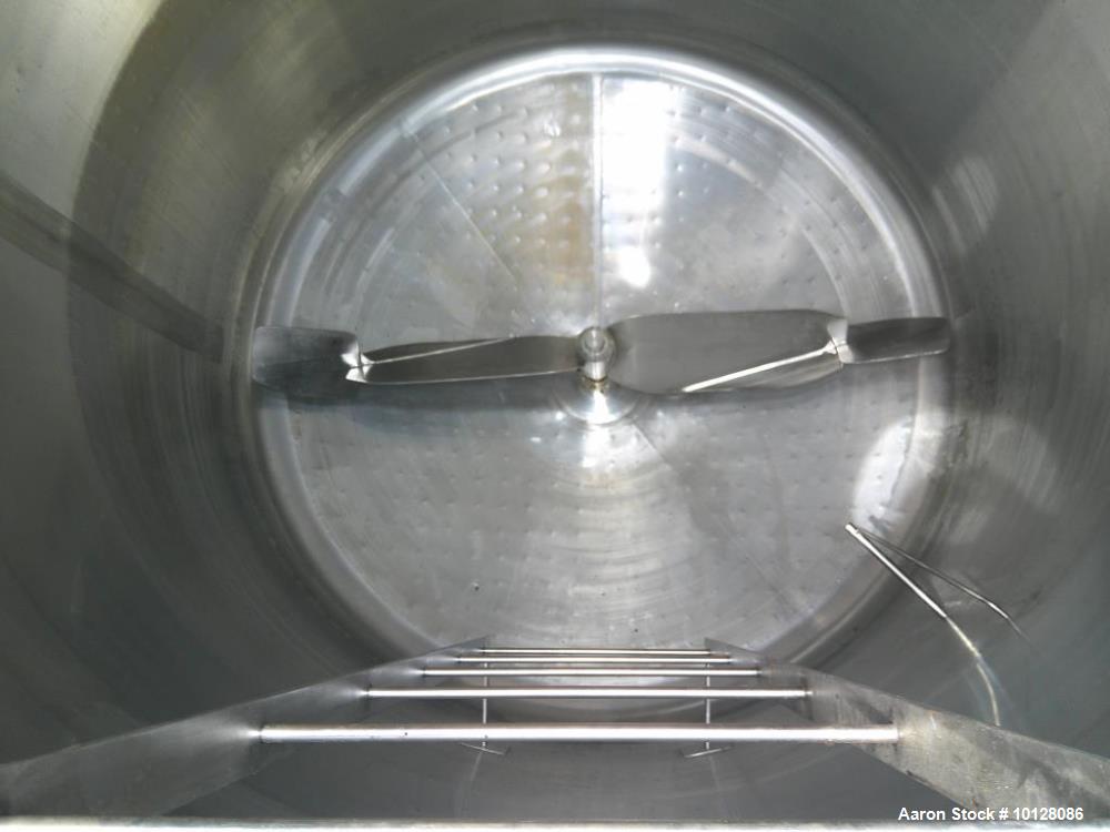 Used 1,900 Gallon JV Northwest Stainless Steel Jacketed Tank with 3 HP Agitator – 45 PSI, UM Stamped