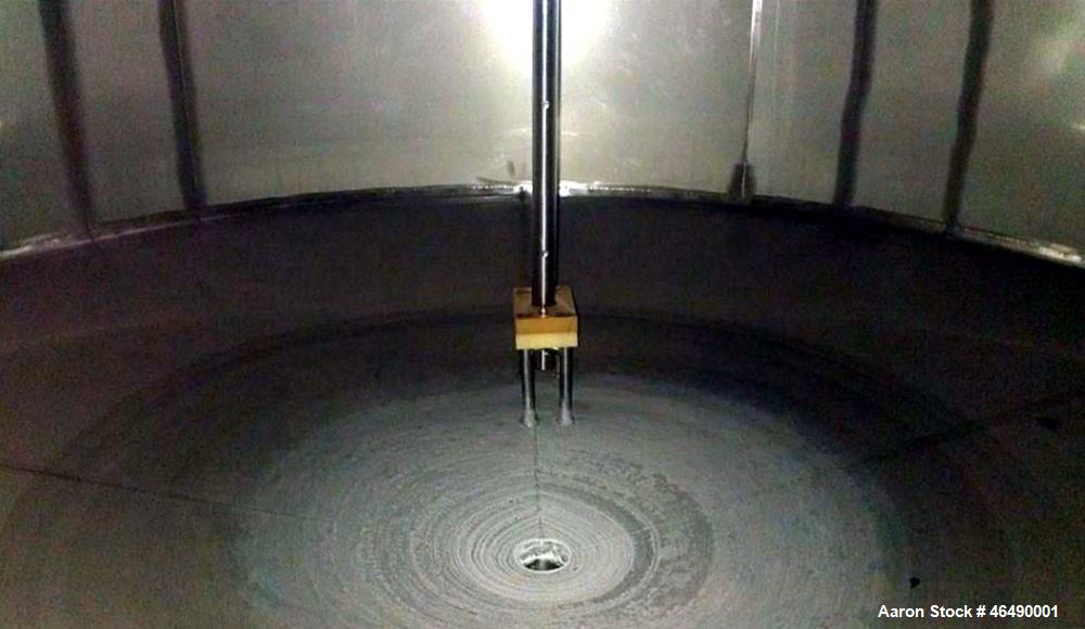 Used J.V. Northwest Tank, 4500 Gallon, 304 Stainless Steel, Vertical.
