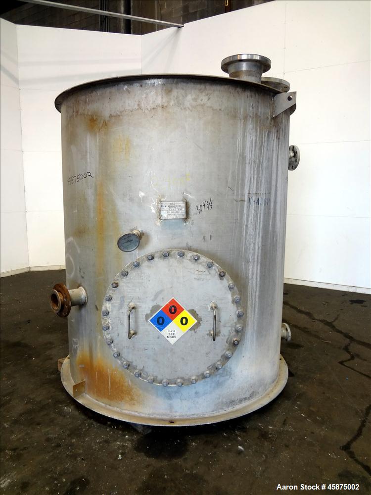 Used K & L Welding Tank, Approximately 1400 Gallon, 304 Stainless steel, Vertical. 72" diameter x 84" straight side, flat top & bottom. Internal rated atmospheric at 180 degrees F. Top openings: 2", ...