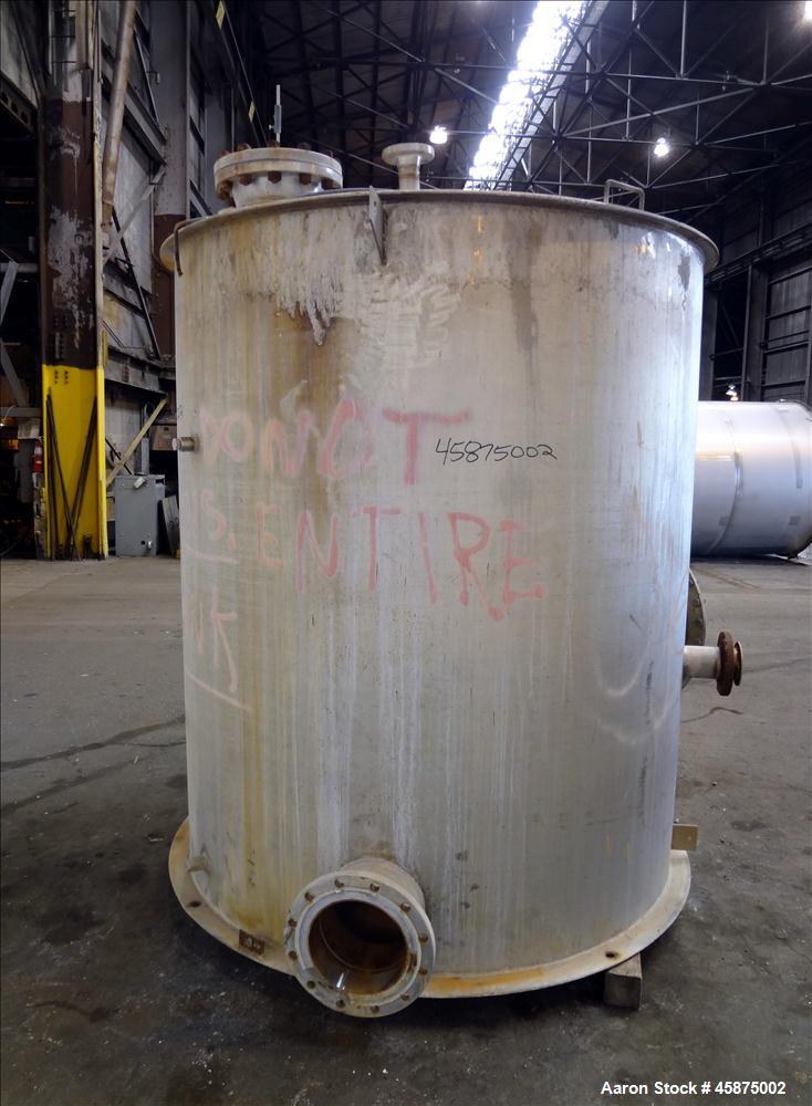 Used- K & L Welding Tank, Approximately 1400 Gallon, 304 Stainless steel, Vertical. 72" diameter x 84" straight side, flat t...