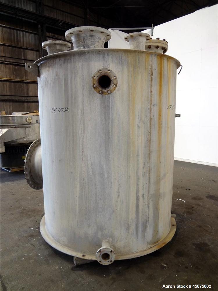 Used- K & L Welding Tank, Approximately 1400 Gallon, 304 Stainless steel, Vertical. 72" diameter x 84" straight side, flat t...
