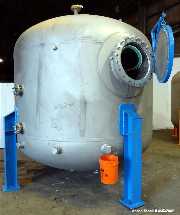 Unused- Graver Water Systems Approximate 4000 Gallon Mixed Bed Vessel Ion Exchange Column Tank. Manufactured by Kennedy Tank, 304/304L stainless steel, vertical. 120" Diameter x 60" straight side, 2:...
