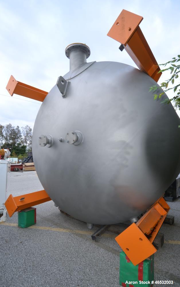 Unused- Graver Water Systems Approximate 4000 Gallon Mixed Bed Vessel Ion Exchange Column Tank. Manufactured by Kennedy Tank, 304/304L stainless steel, vertical. 120" Diameter x 60" straight side, 2:...