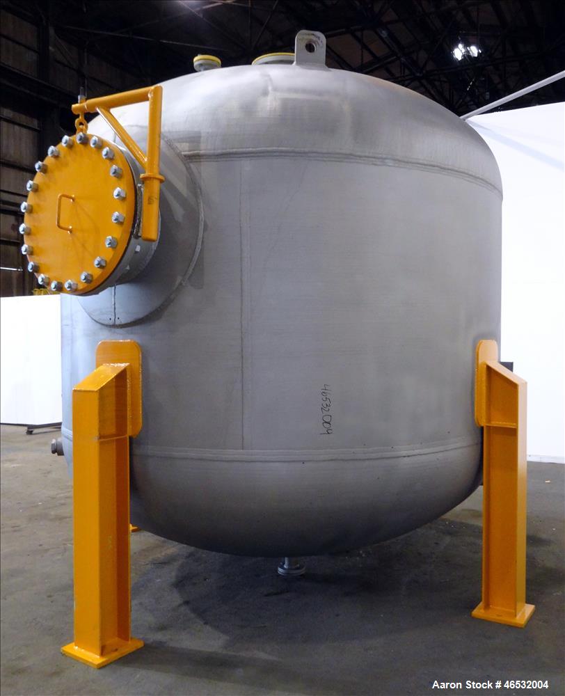 Unused- Graver Water Systems Approximate 4000 Gallon Mixed Bed Vessel Ion Exchange Column Tank. Manufactured by Kennedy Tank, 304/304L stainless steel, vertical. 120" Diameter x 60" straight side, 2:...