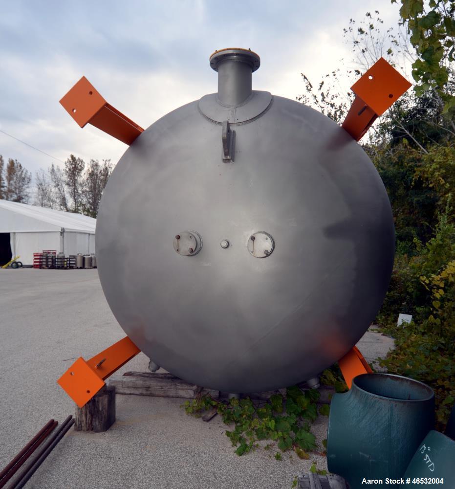 Unused- Graver Water Systems Approximate 4000 Gallon Mixed Bed Vessel Ion Exchange Column Tank. Manufactured by Kennedy Tank, 304/304L stainless steel, vertical. 120" Diameter x 60" straight side, 2:...