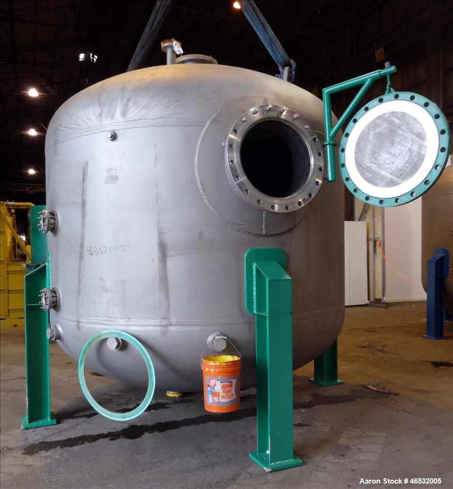 Unused- Graver Water Systems Approximate 4000 Gallon Mixed Bed Vessel Ion Exchange Column Tank. Manufactured by Kennedy Tank, 304/304L stainless steel, vertical. 120" Diameter x 60" straight side, 2:...