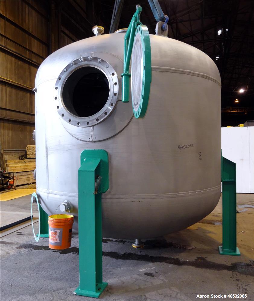 Unused- Graver Water Systems Approximate 4000 Gallon Mixed Bed Vessel Ion Exchange Column Tank. Manufactured by Kennedy Tank, 304/304L stainless steel, vertical. 120" Diameter x 60" straight side, 2:...
