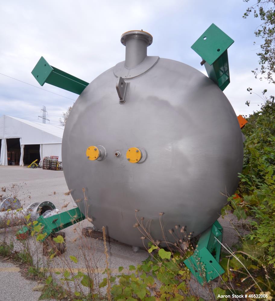 Unused- Graver Water Systems Approximate 4000 Gallon Mixed Bed Vessel Ion Exchange Column Tank. Manufactured by Kennedy Tank, 304/304L stainless steel, vertical. 120" Diameter x 60" straight side, 2:...