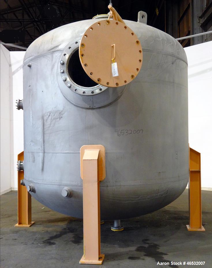 Unused- Graver Water Systems Approximate 4700 Gallon Cation Vessel Ion Exchange Column Tank. Manufactured by Kennedy Tank, 316/316L stainless steel, vertical. 120" Diameter x 76" straight side, 2:1 e...