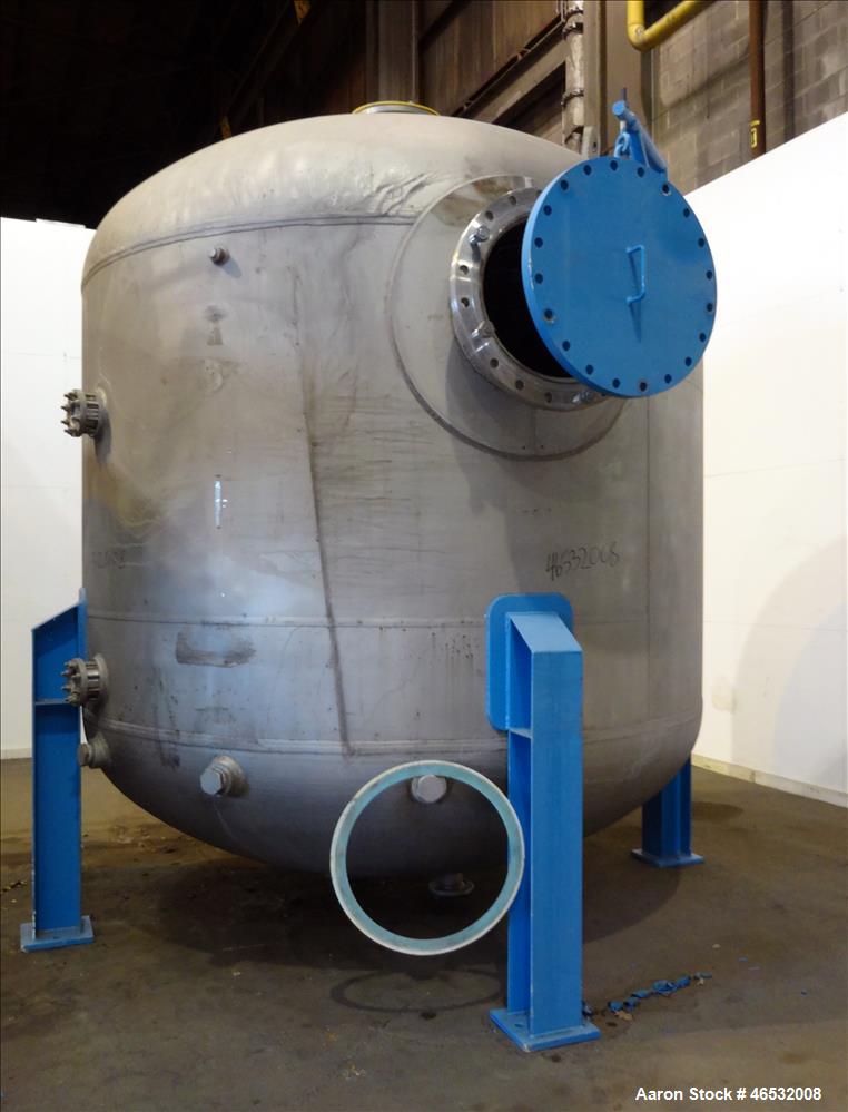 Unused- Graver Water Systems Approximate 4700 Gallon Cation Vessel Ion Exchange Column Tank. Manufactured by Kennedy Tank, 316/316L stainless steel, vertical. 120" Diameter x 76" straight side, 2:1 e...