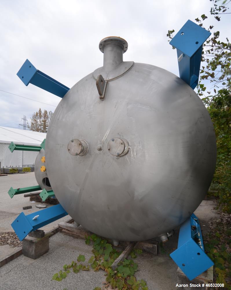 Unused- Graver Water Systems Approximate 4700 Gallon Cation Vessel Ion Exchange Column Tank. Manufactured by Kennedy Tank, 316/316L stainless steel, vertical. 120" Diameter x 76" straight side, 2:1 e...