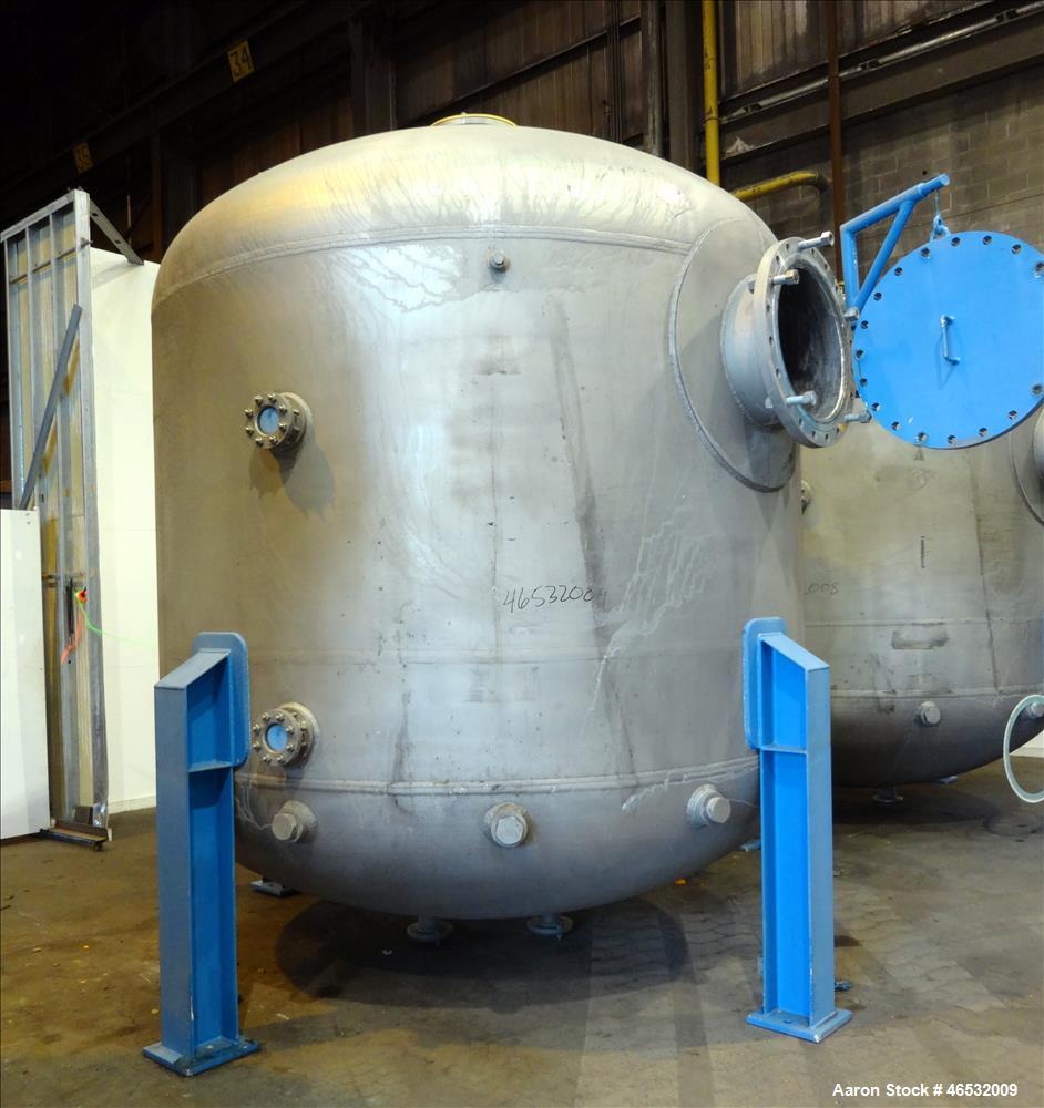 Unused- Graver Water Systems Approximate 4700 Gallon Cation Vessel Ion Exchange Column Tank. Manufactured by Kennedy Tank, 316/316L stainless steel, vertical. 120" Diameter x 76" straight side, 2:1 e...