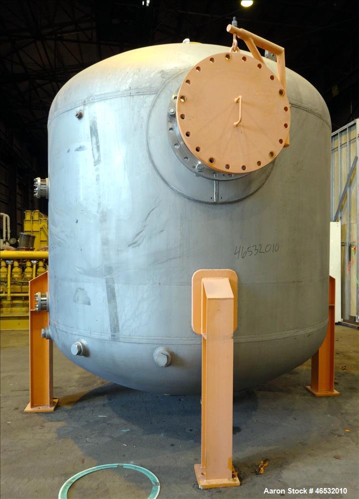 Unused- Graver Water Systems Approximate 4700 Gallon Cation Vessel Ion Exchange Column Tank. Manufactured by Kennedy Tank, 316/316L stainless steel, vertical. 120" Diameter x 76" straight side, 2:1 e...
