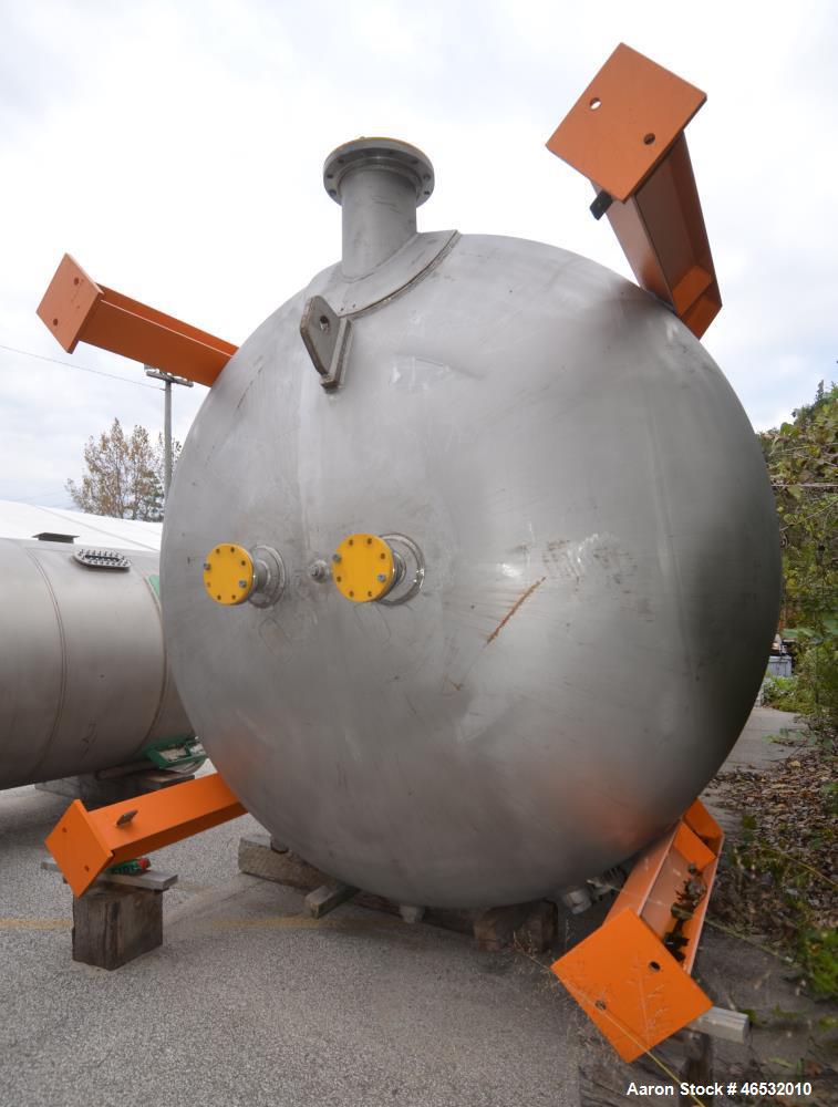 Unused- Graver Water Systems Approximate 4700 Gallon Cation Vessel Ion Exchange Column Tank. Manufactured by Kennedy Tank, 316/316L stainless steel, vertical. 120" Diameter x 76" straight side, 2:1 e...