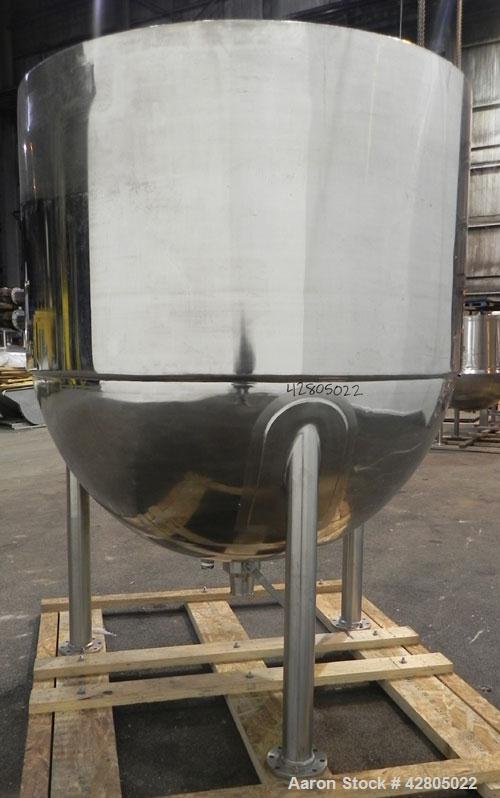 Used Lee Industries Kettle, 1,000 Gallon, Model 1000D12T, 316 Stainless Steel, Vertical. 72” Diameter x 74’’ deep, open top no cover. 44’’ Sidewall section, and hemispherical bottom has a 304 stainle...