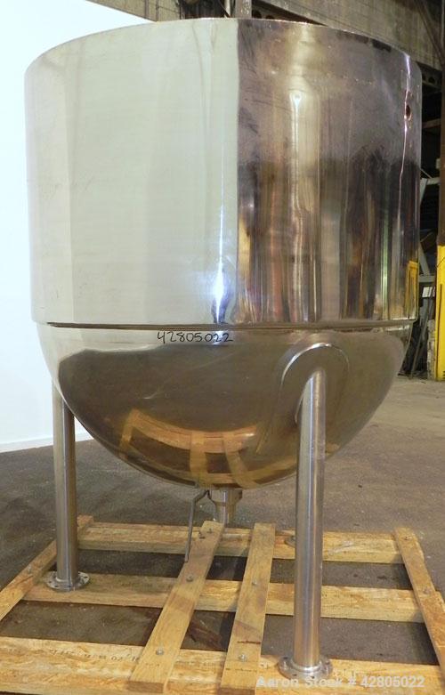 Used Lee Industries Kettle, 1,000 Gallon, Model 1000D12T, 316 Stainless Steel, Vertical. 72” Diameter x 74’’ deep, open top no cover. 44’’ Sidewall section, and hemispherical bottom has a 304 stainle...