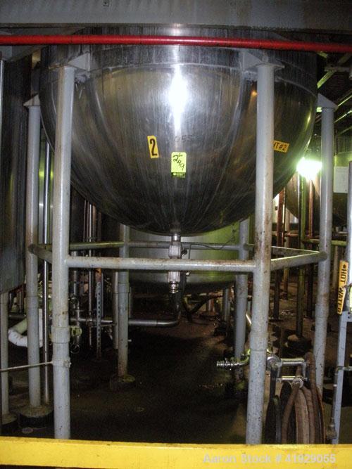 Used Lee Metal Products Tank, 1500 Gallon, 316 Stainless Steel, Vertical. 76" Diameter x 56" straight side. 304 stainless steel dished top, hemisperical bottom. Approximate 92" overall depth. Opening...