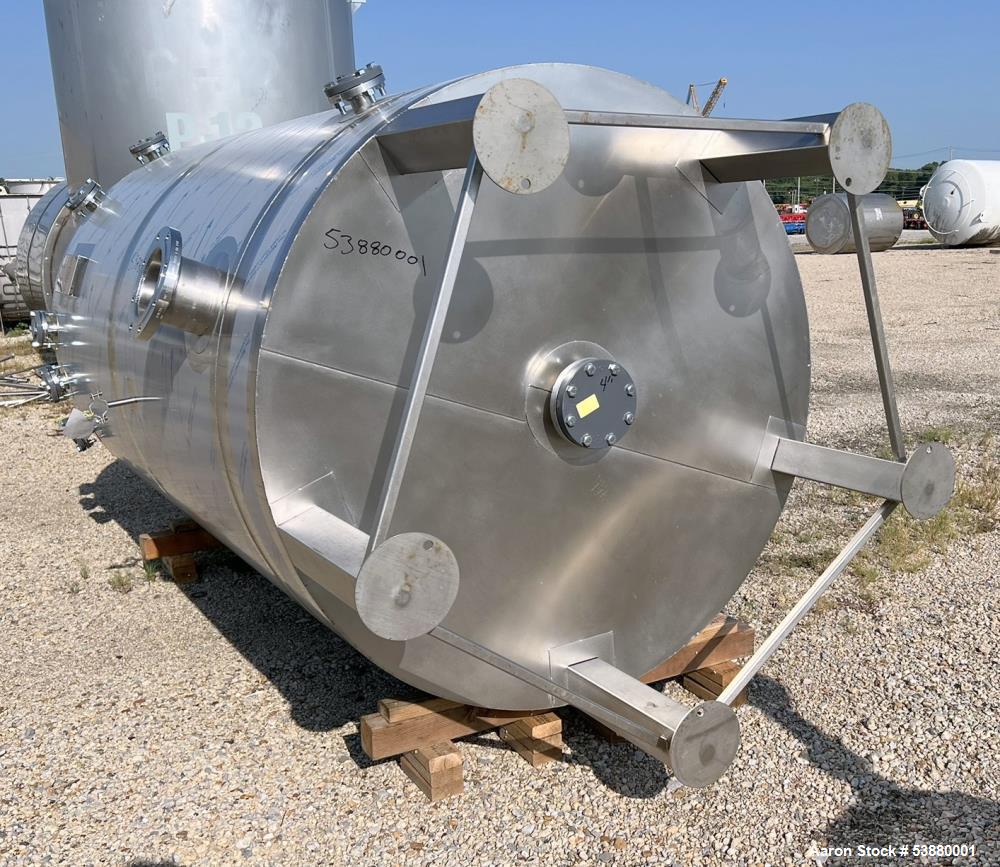 Unused 1,260 Gallon equivalent to 40 BBL 304 Stainless steel agitated Tank fabri