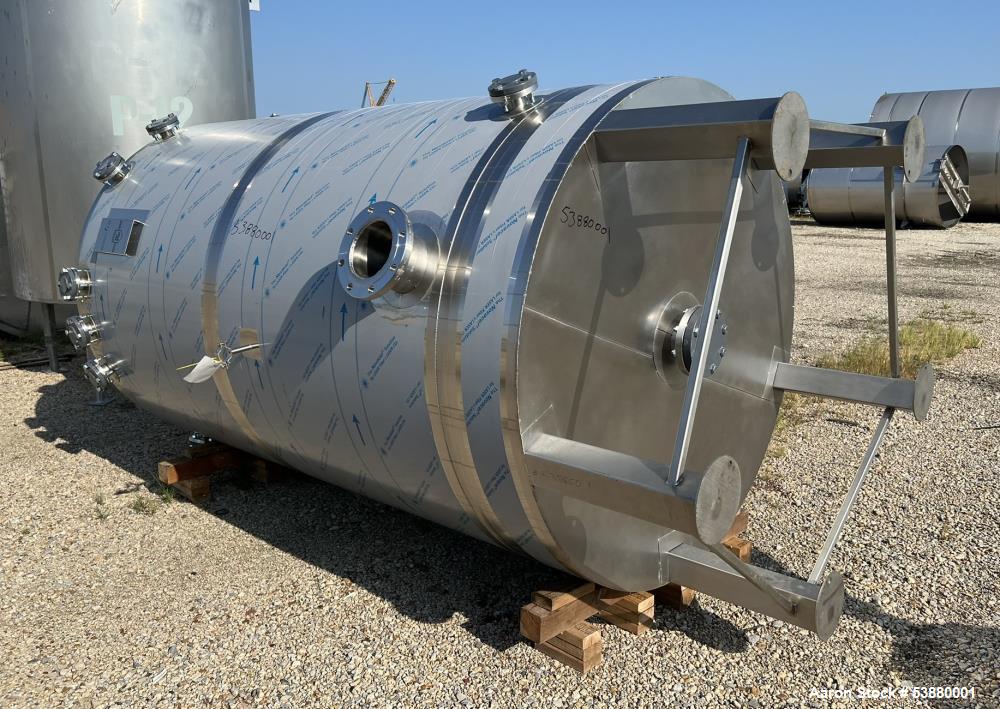 Unused 1,260 Gallon equivalent to 40 BBL 304 Stainless steel agitated Tank fabri