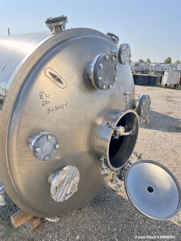 Unused 1,260 Gallon equivalent to 40 BBL 304 Stainless steel agitated Tank fabri