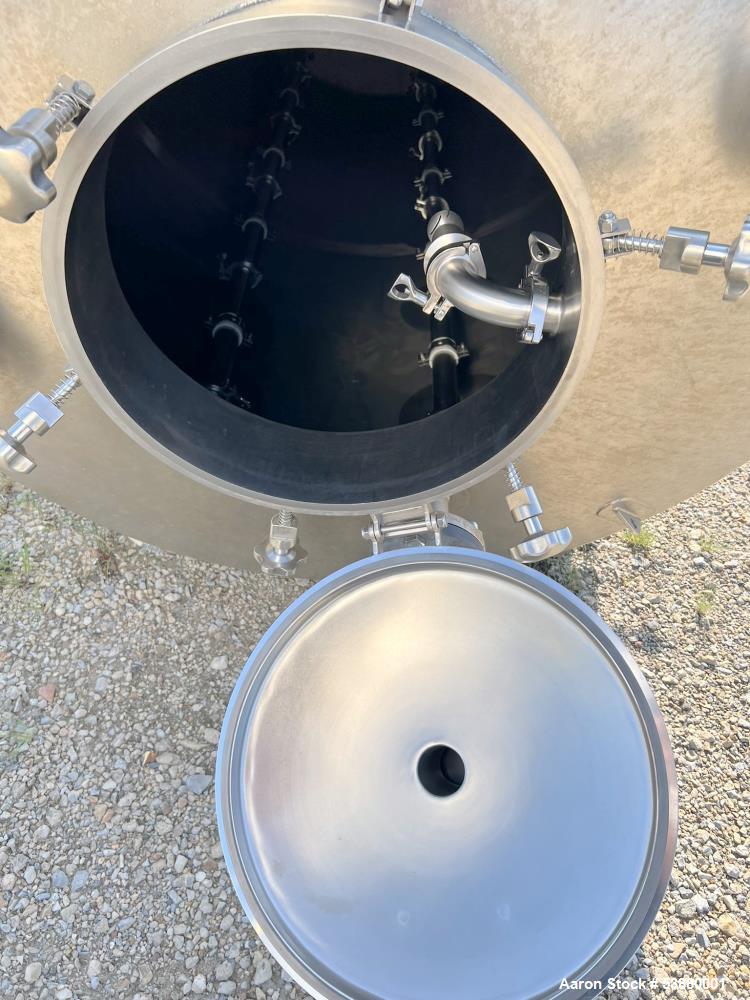 Unused 1,260 Gallon equivalent to 40 BBL 304 Stainless steel agitated Tank fabri
