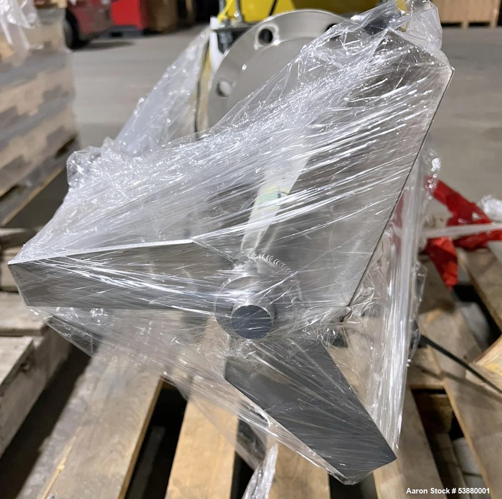 Unused 1,260 Gallon equivalent to 40 BBL 304 Stainless steel agitated Tank fabri