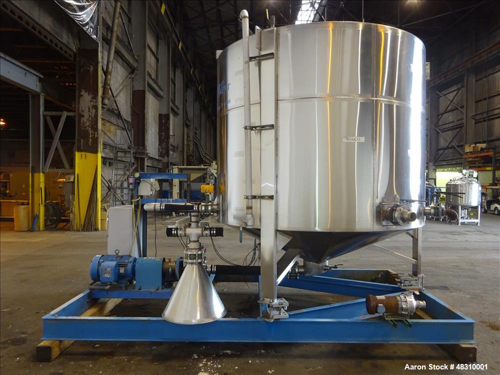Used Murray Equipment Inc. Model MVP-10, 10 Ton Mixer.  2,500 Gallon, 96" diameter.   10 ga. 304 stainless steel cone bottom mix tank, mounted on mild steel frame. Tank has four 8" stainless baffles,...