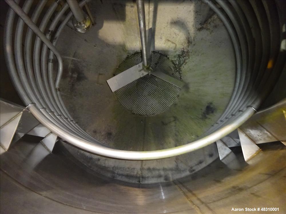Used Murray Equipment Inc. Model MVP-10, 10 Ton Mixer.  2,500 Gallon, 96" diameter.   10 ga. 304 stainless steel cone bottom mix tank, mounted on mild steel frame. Tank has four 8" stainless baffles,...