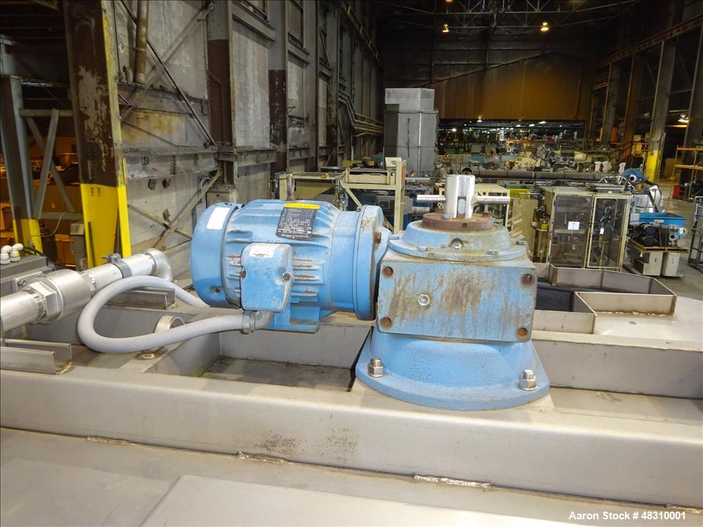 Used Murray Equipment Inc. Model MVP-10, 10 Ton Mixer.  2,500 Gallon, 96" diameter.   10 ga. 304 stainless steel cone bottom mix tank, mounted on mild steel frame. Tank has four 8" stainless baffles,...