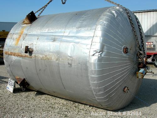USED: Modern Welding pressure tank, 4200 gallon, 316L stainless steel, vertical. 96" diameter x 125" straight side. Dished top and bottom. Internal rated 50 psi at 200 deg F. Lightnin agitator, model...