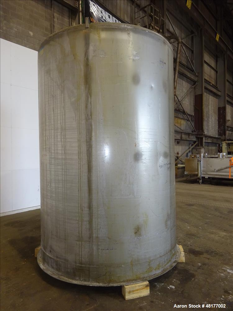 Used Mueller Tank, Model D, 2700 Gallon, 304 Stainless Steel, Vertical