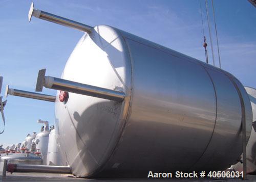 Unused- Mueller Pressure Tank, 2500 Gallon, Model "F", 304L Stainless steel, Vertical. 84" diameter x 96" straight side, dished top and bottom. Internal rated 15 psi at 200 deg.f., and -20 deg.f. at ...