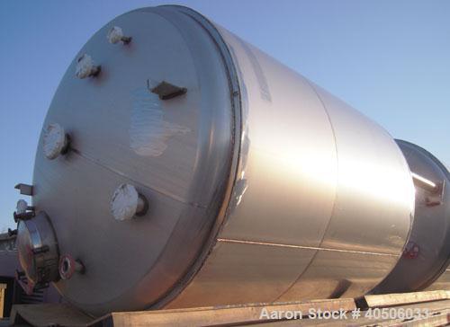 Unused- Mueller Pressure Tank, 2500 Gallon, Model "F", 304L Stainless steel, Vertical. 84" diameter x 96" straight side, dished top and bottom. Internal rated 15 psi at 200 deg.f., and -20 deg.f. at ...