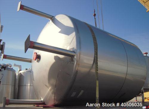 Unused- Mueller Pressure Tank, 2500 Gallon, Model "F", 304L Stainless steel, Vertical. 84" diameter x 96" straight side, dished top and bottom. Internal rated 15 psi at 200 deg.f., and -20 deg.f. at ...