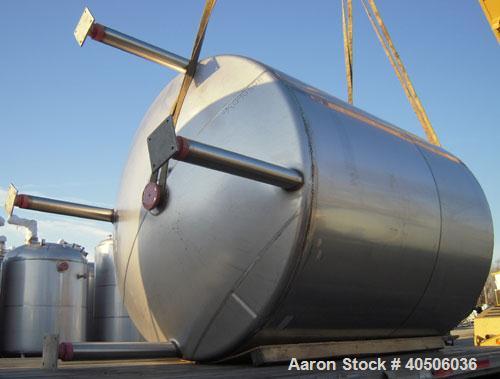Unused- Mueller Pressure Tank, 2500 Gallon, Model "F", 304L Stainless steel, Vertical. 84" diameter x 96" straight side, dis...