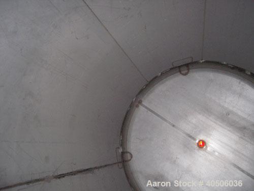 Unused- Mueller Pressure Tank, 2500 Gallon, Model "F", 304L Stainless steel, Vertical. 84" diameter x 96" straight side, dished top and bottom. Internal rated 15 psi at 200 deg F and -20 deg F at 15 ...